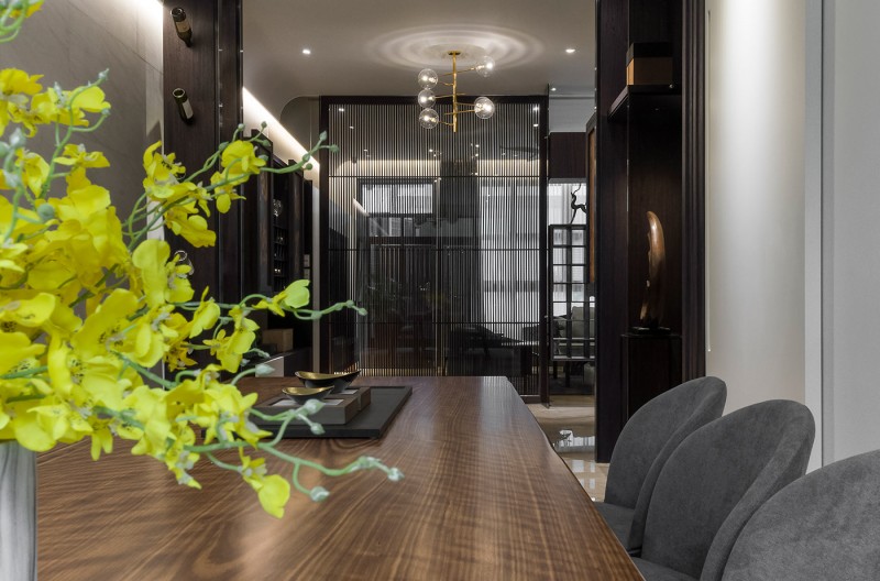 Контрастный интерьер Контрастный интерьер