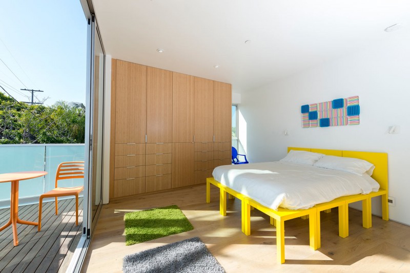 Резиденция в Калифорнии с фасадом из металлических цветов