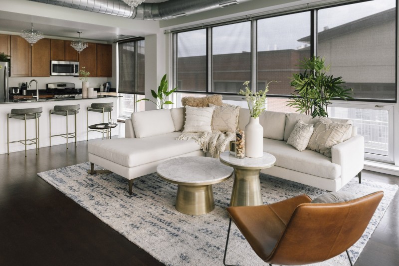 Сочетание гламура и индустриального стиля в чикагской квартире Сочетание гламура и индустриального стиля в чикагской квартире