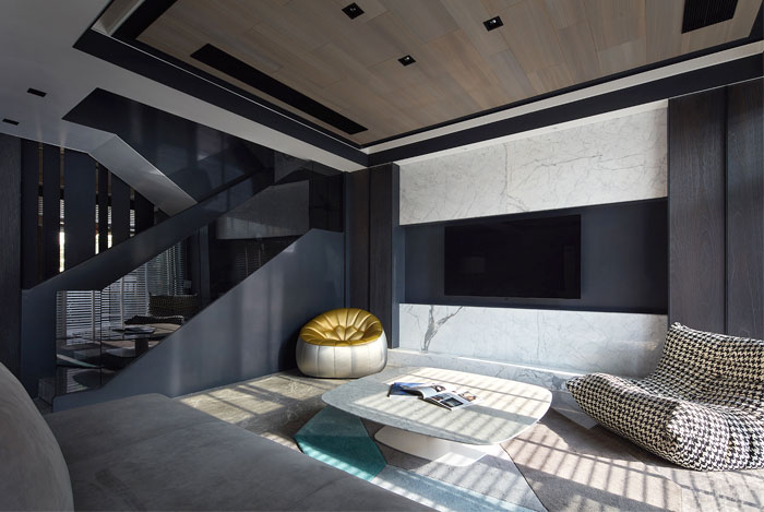 Интерьер апартаментов в темных тонах в Фучжоу, Китай