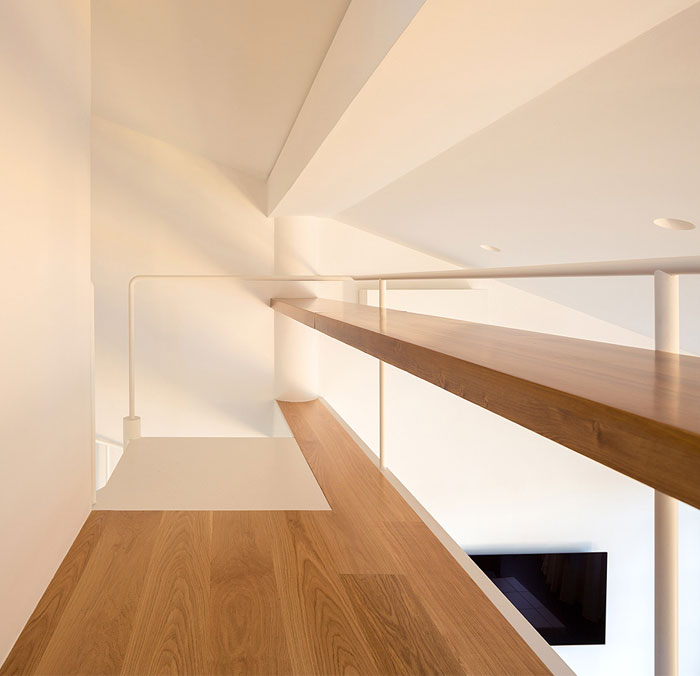 Интерьер минималистского лофта в Валенсии, Испания