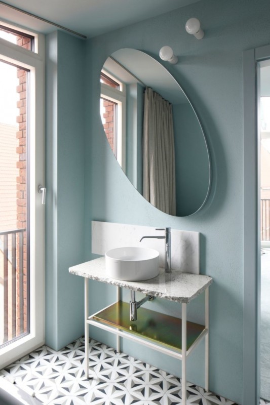 Монохроматизм в отеле Redstone в Риге, Латвия