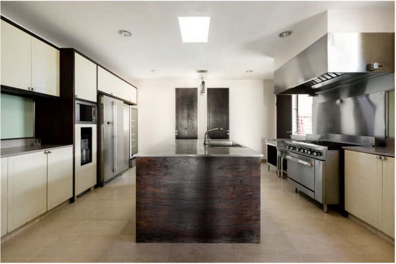 Вилла на популярном курорте Кута, Бали