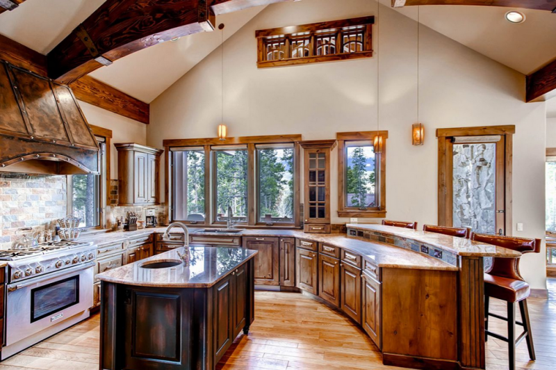 Бревенчатый дом в Брекенридже, Колорадо Бревенчатый дом в Брекенридже, Колорадо