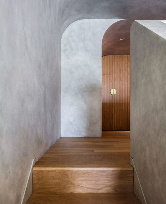 Интерьер стильного лофта с эстетикой брутализма