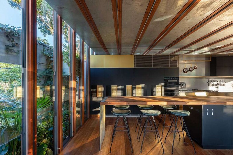 Оригинальный дизайн двухэтажного дома