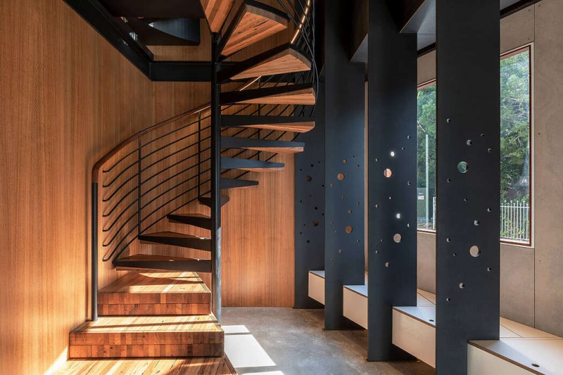 Оригинальный дизайн двухэтажного дома