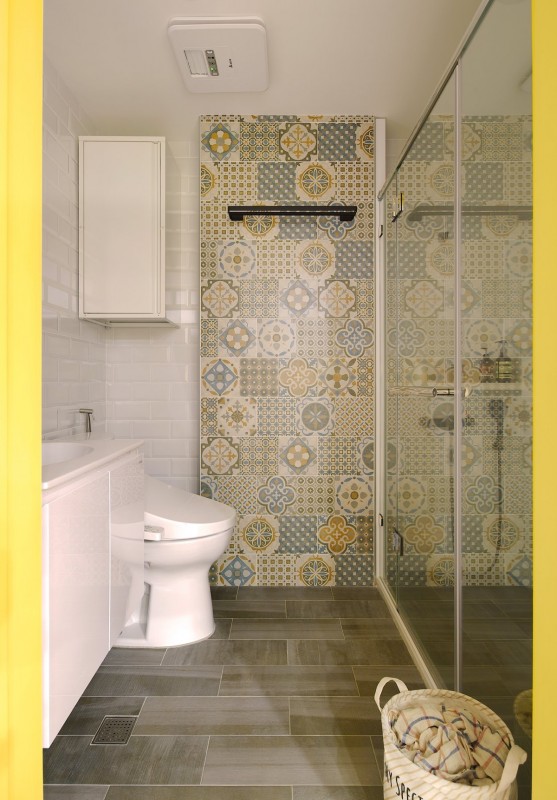 Светлая квартира с яркими деталями Светлая квартира с яркими деталями