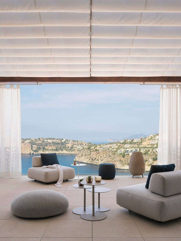 Вилла на берегу моря, расположенная на испанских Балеарских островах