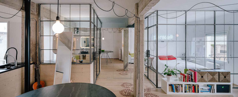 Отсутствие обычных стен и дверей в мадридской квартире