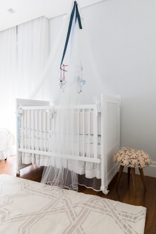 Использование дерева и белого цвета в оформлении уютного дома Использование дерева и белого цвета в оформлении уютного дома