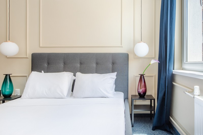 Классический американский гламур и элементы поп-арта в интерьере квартиры, расположенной в Софии