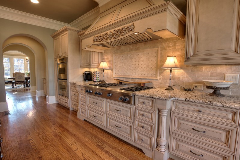 Вневременная элегантность обстановки дома в городе Розуэлл, штат Джорджия