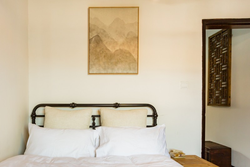 Старинная мебель в интерьере апартаментов в Гуаньчжоу