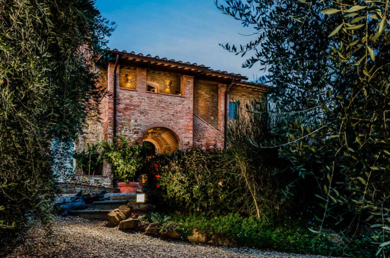 Традиционная вилла недалеко от Пизы, Италия Традиционная вилла недалеко от Пизы, Италия