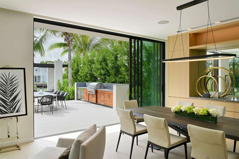 Двухэтажная резиденция на набережной в Майами-Бич