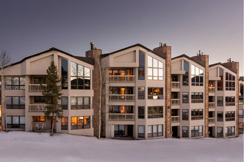 Люкс в отеле Chateau Chamonix на  горнолыжном курорте Лавлэнд  в Джорджтауне