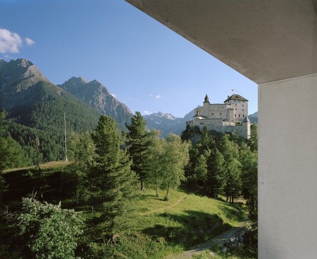 Швейцарский замок Тарасп, приобретенный художником Нотом Виталом (Not Vital) в 2016 году