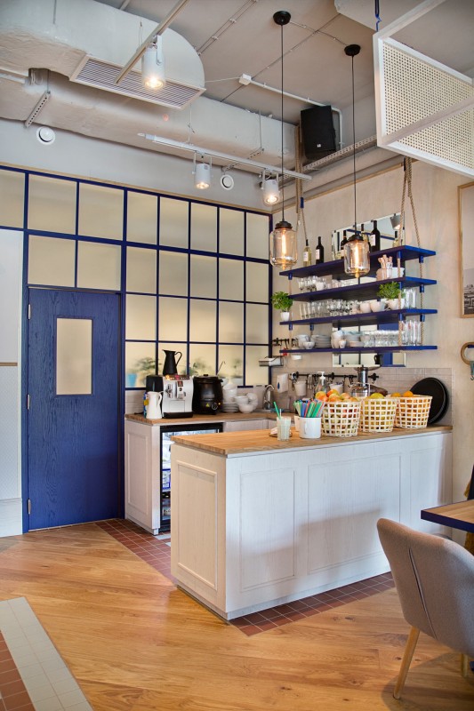 Яркое уютное кафе в Сопоте, Польша