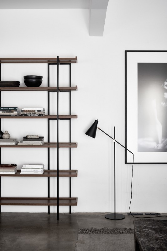 Сдержанный монохромный интерьер квартиры в Вене