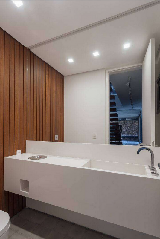 Современный двухэтажный дом, расположенный в Пелотасе, Бразилия