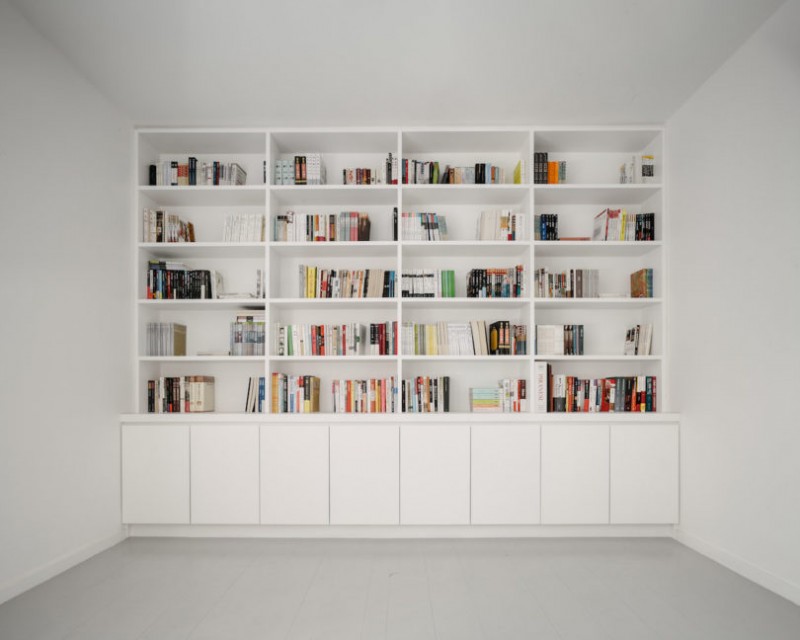 Интерьер квартиры в Шанхае в серо-белых тонах