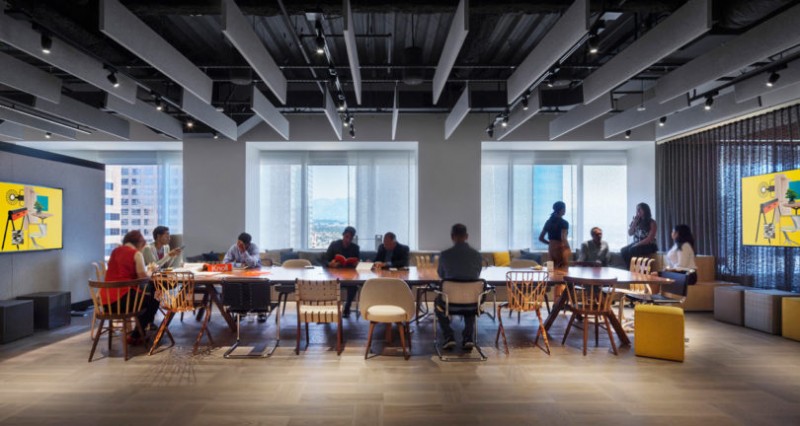 Офис и выставочный зал Knoll в центре Лос-Анджелеса