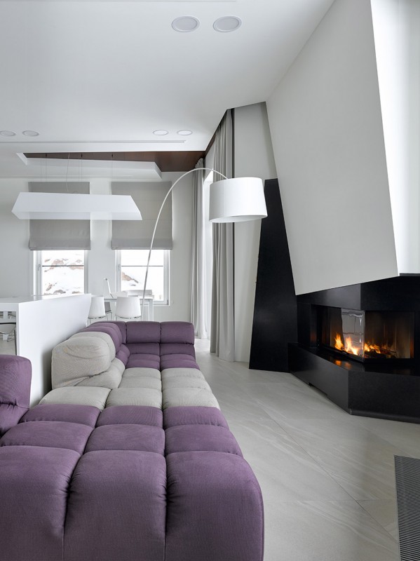 Контраст ярко белого и насыщенного коричневого в облицовке стен загородного дома Контраст ярко белого и насыщенного коричневого в облицовке стен загородного дома