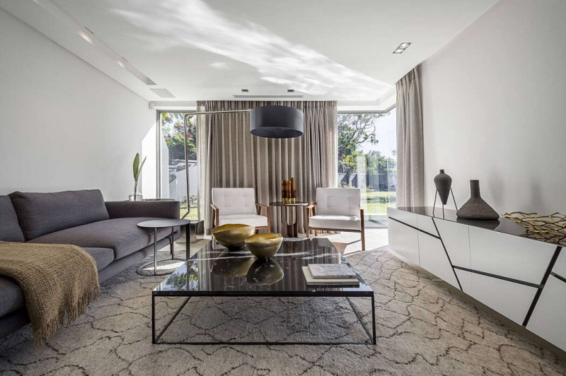 Современный двухэтажный дом, расположенный в Кейптауне, Южная Африка