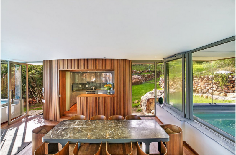 Тропический модернизм в Хаут-Бей, ЮАР Тропический модернизм в Хаут-Бей, ЮАР