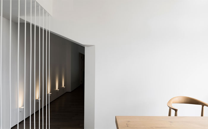 Интерьер мансардной квартиры в Шаньтоу, провинция Гуандун, Китай Интерьер мансардной квартиры в Шаньтоу, провинция Гуандун, Китай