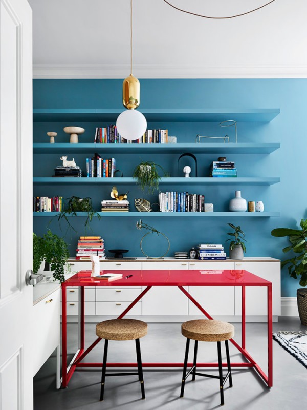 Яркие цвета в интерьере семейного дома