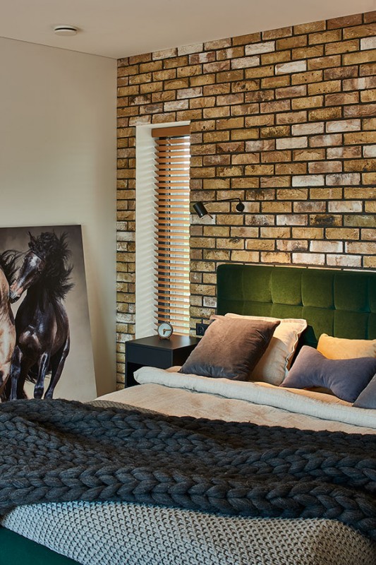 Красочное оформление просторного особняка