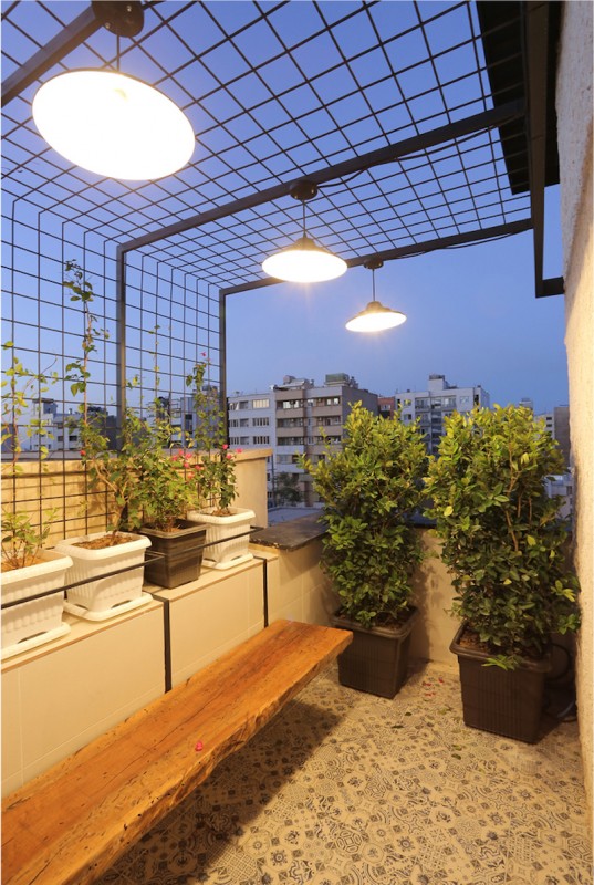 Небольшая квартира на крыше старого здания