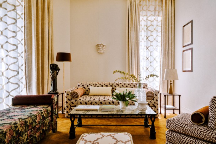 Отель Saint James в Париже