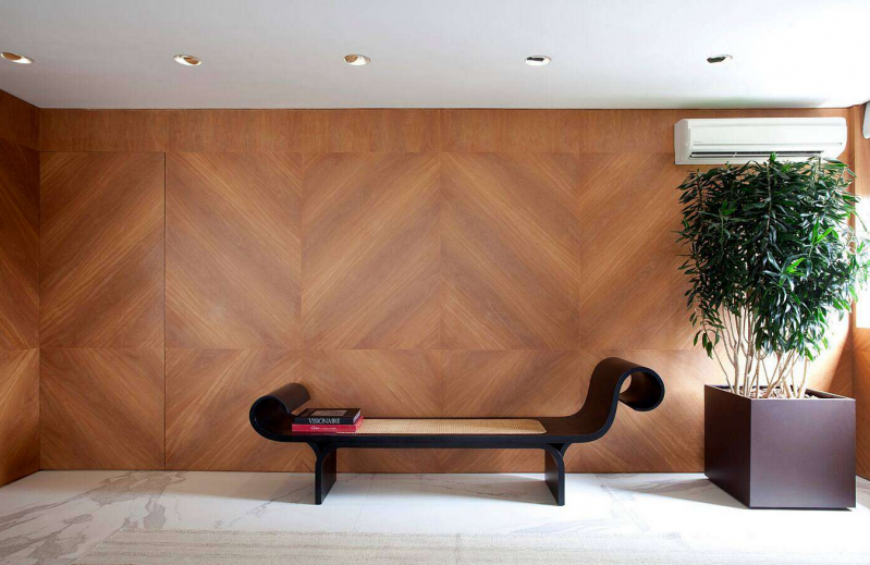 Применение дерева для создания теплой и уютной обстановки