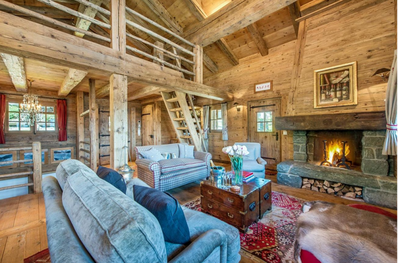 Классическое деревянное шале в Банье, Швейцария