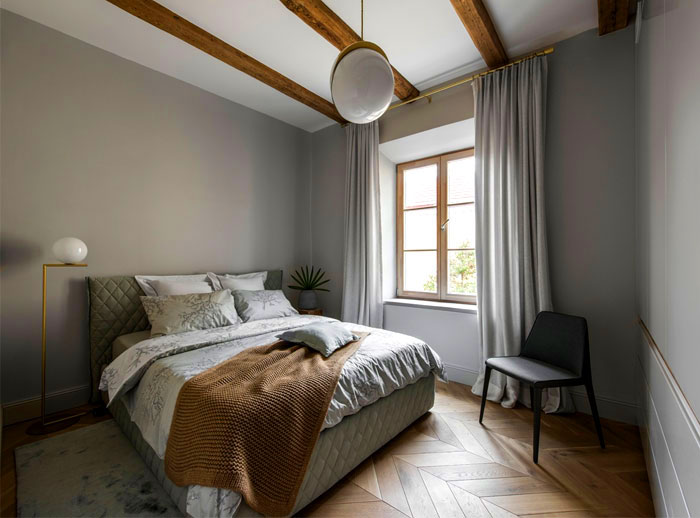 Декор квартиры в Вильнюсе в темных тонах Декор квартиры в Вильнюсе в темных тонах