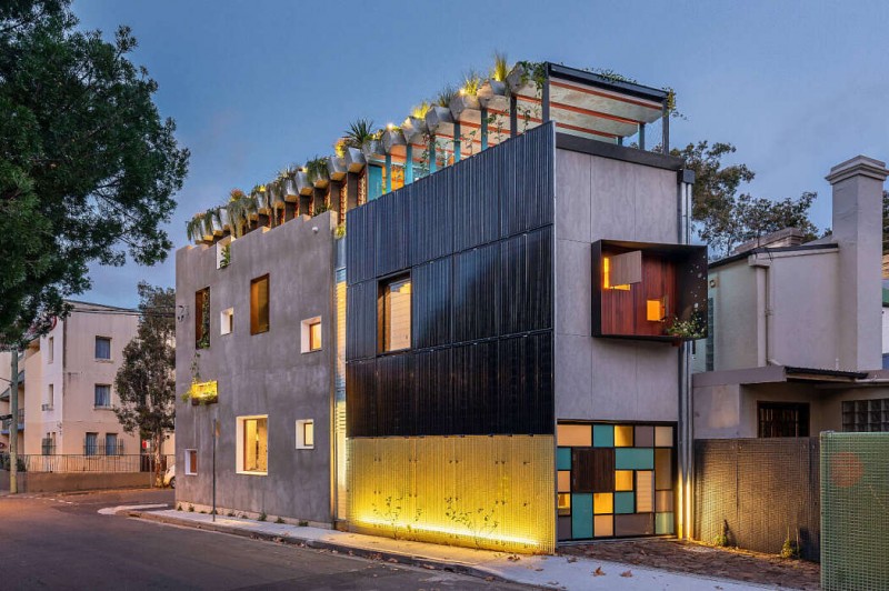 Оригинальный дизайн двухэтажного дома