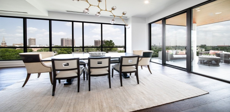 Апартаменты с открытой планировкой и панорамными окнами в Хьюстоне, Техас