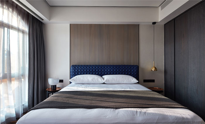 Интерьер апартаментов в темных тонах в Фучжоу, Китай