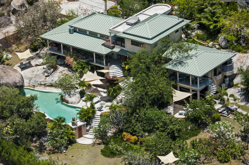 Вилла в окружении пышного тропического сада на Британских Виргинских Островах Вилла в окружении пышного тропического сада на Британских Виргинских Островах