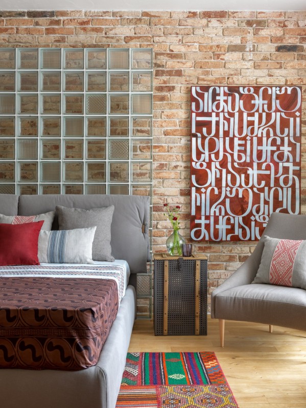 Красочный причудливый интерьер в таунхаусе Красочный причудливый интерьер в таунхаусе