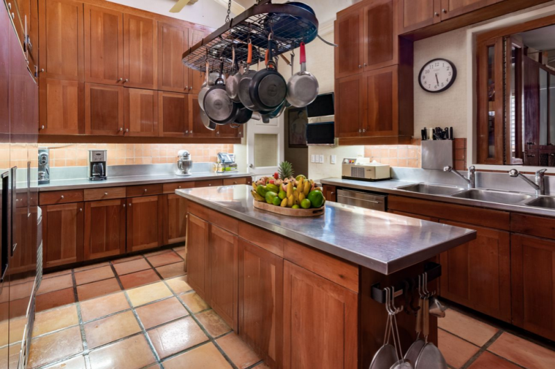 Колониальная вилла в городе Сент-Энн-Бей, Ямайка