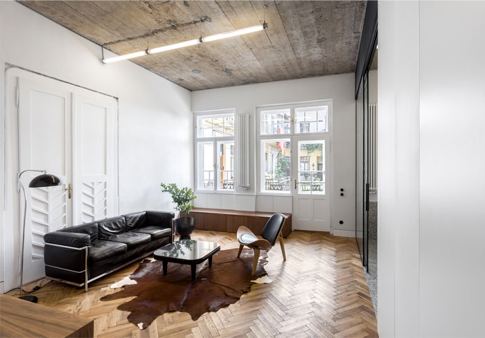 Стильный интерьер апартаментов в городе Орадя, Румыния Стильный интерьер апартаментов в городе Орадя, Румыния