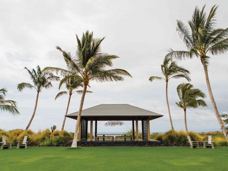 Стильный интерьер небольшой виллы