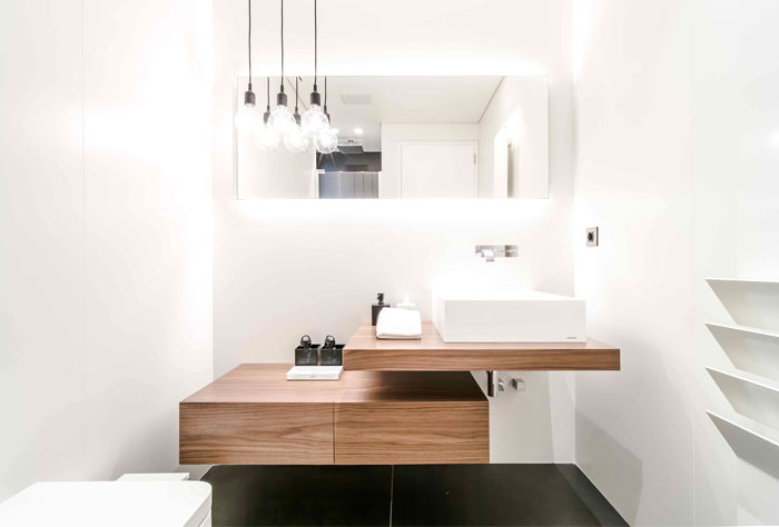 Минималистичный декор дома в Джунии, Ливан, с натуральной цветовой палитрой