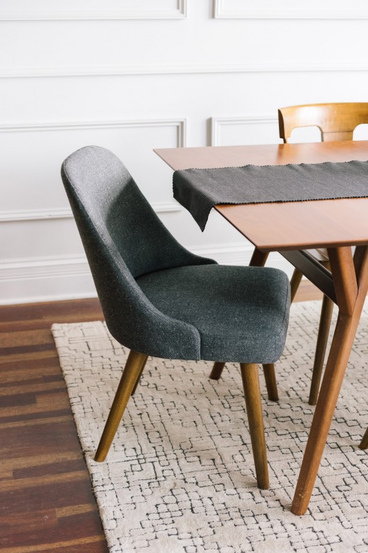 Прохладные цвета и медные акценты в интерьере просторных чикагских апартаментов Прохладные цвета и медные акценты в интерьере просторных чикагских апартаментов