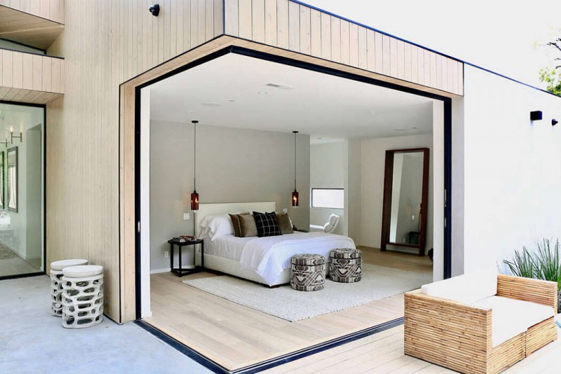 Светлый просторный дом, расположенный в Пасадене, штат Калифорния