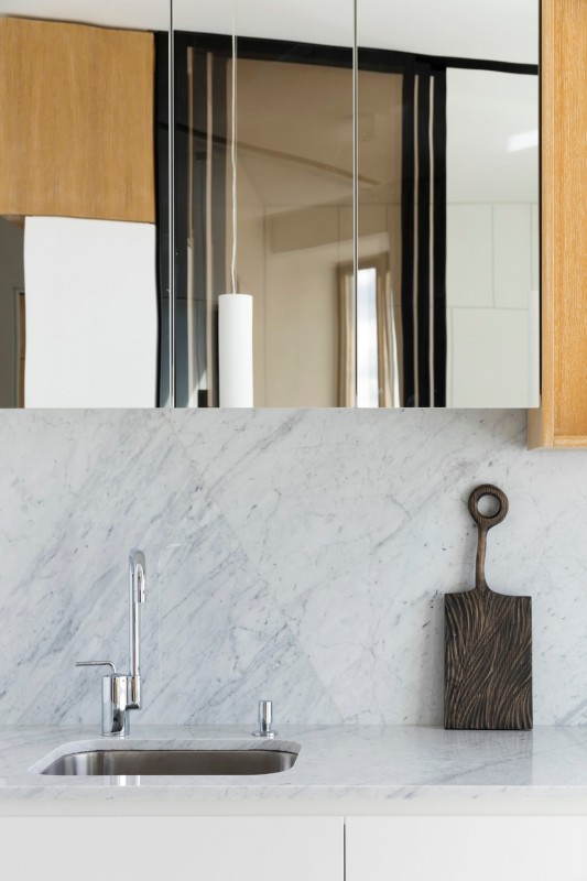 Светлые функциональные минималистские апартаменты